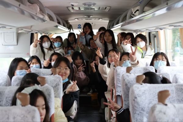 蹇難豈阻拏云路，砥礪尤堅壯志心——德才學校2023屆2001班學生赴長沙參加藝考