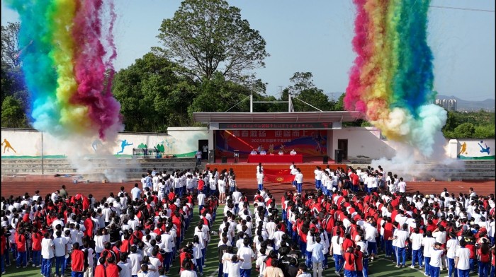 常德新德才職業學校2025年校園男子籃球賽盛大開幕激情點燃青春賽場